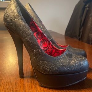 Iron fist heels size 6